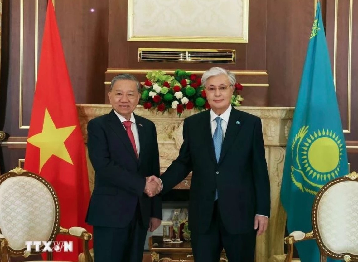 Vietnamese Party leader’s visits help tighten relations with Kazakhstan, Azerbaijan